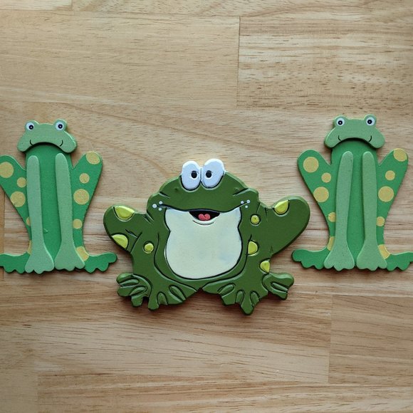 Frogs 5 item Bundle - Plush, Croaking, & Wooden - Picture 4 of 15